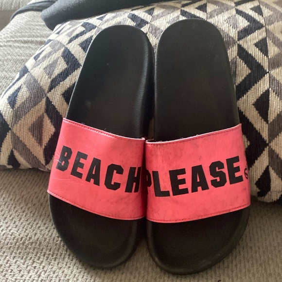 Sandals, branders,pink pink and black size 9 to 10 - Picture 1 of 3